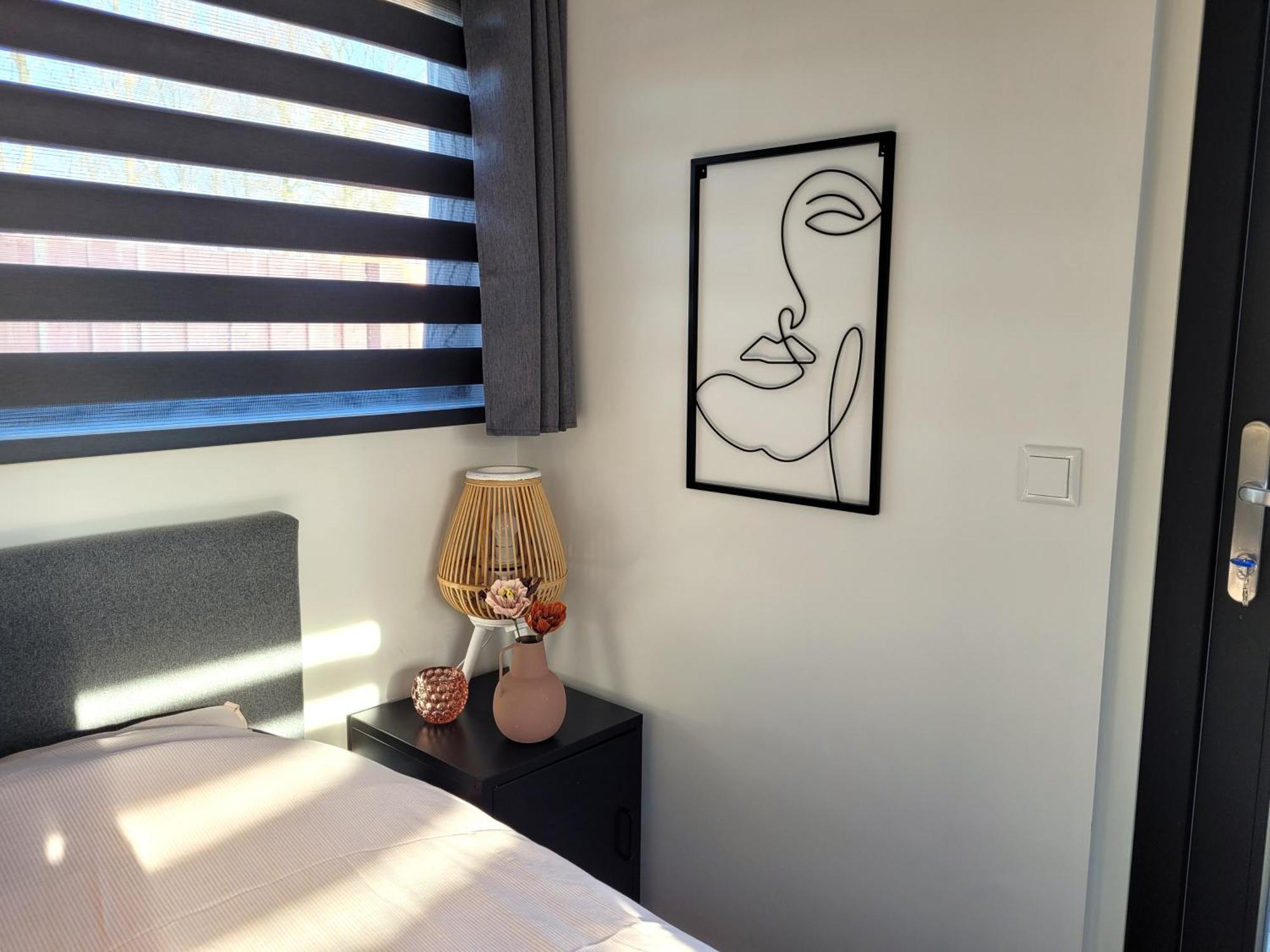 Tiny Zen House In Heinkenszand With Private Sauna, Airco, Outdoor Swimming Pool, Wifi And 2 Bedrooms Exterior foto